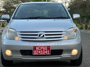 Toyota IST 2006 Silver