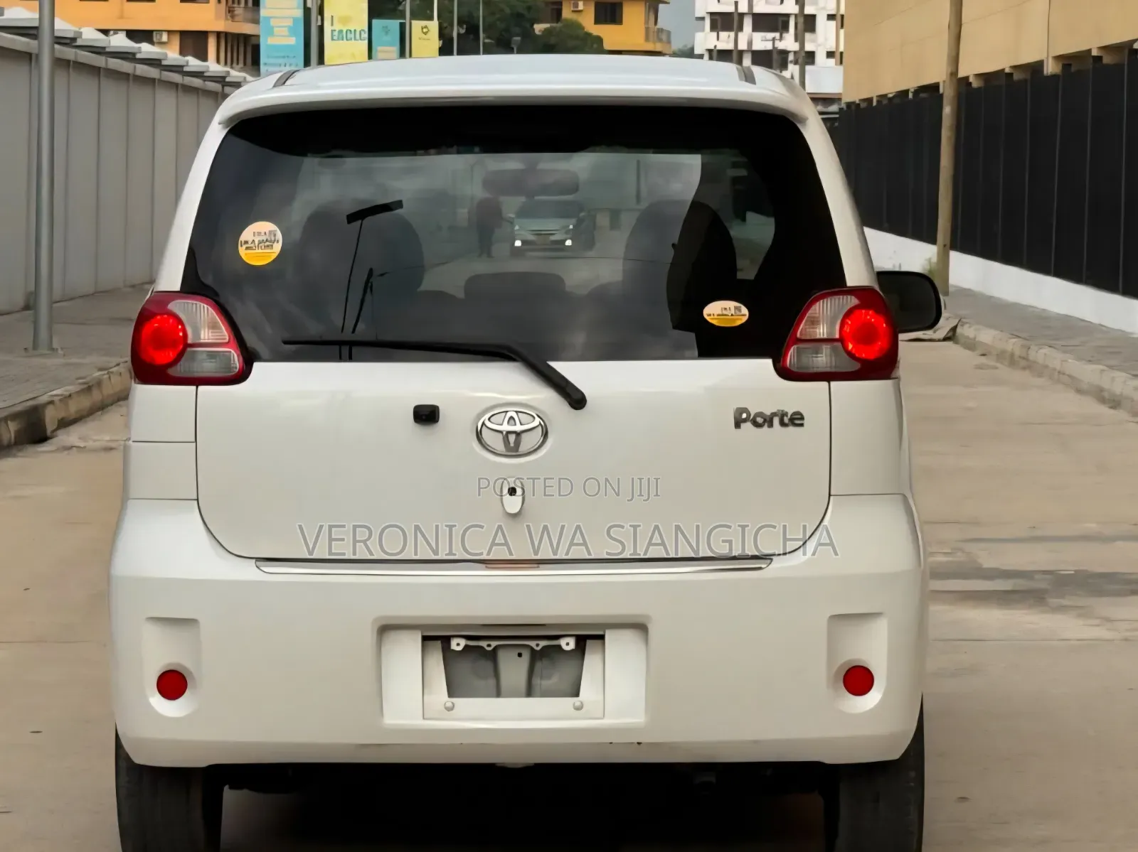Toyota Porte 2005