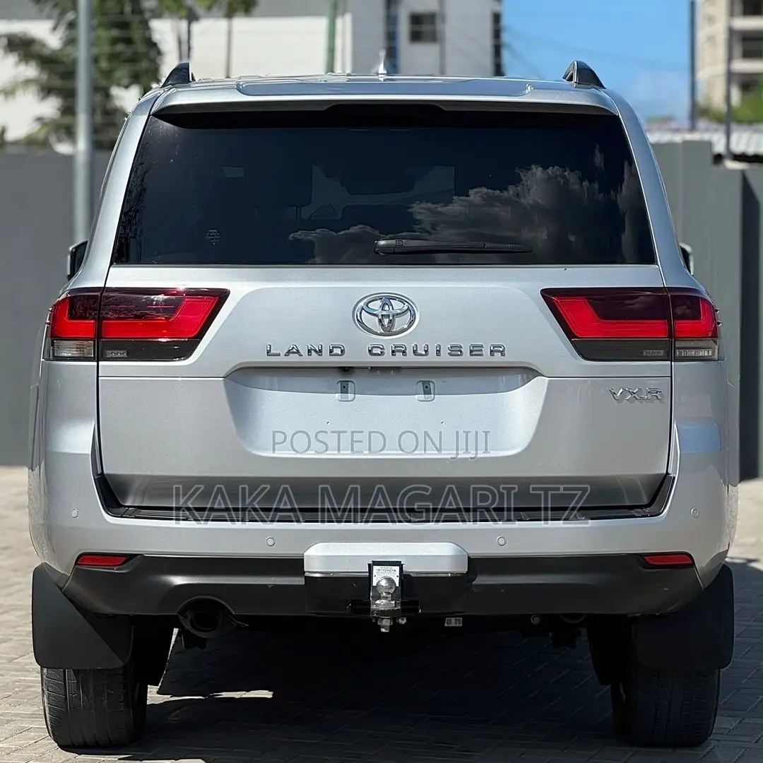 New Toyota Land Cruiser 2024 Silver