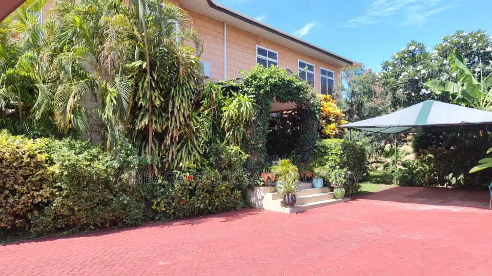 Furnished 2bdrm Apartment in Oyster Bay for rent