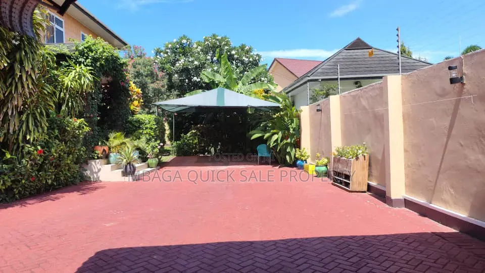 Furnished 2bdrm Apartment in Oyster Bay for rent