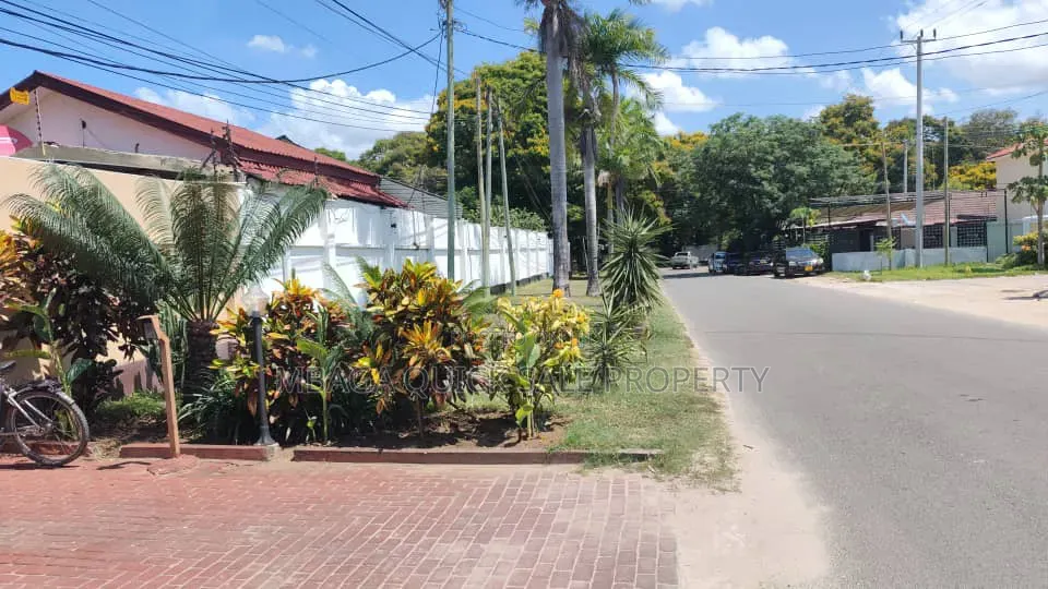Furnished 2bdrm Apartment in Oyster Bay for rent