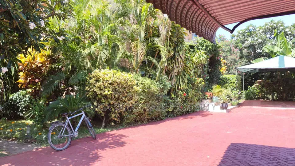 Furnished 2bdrm Apartment in Oyster Bay for rent