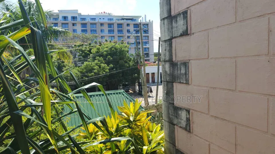 Furnished 2bdrm Apartment in Oyster Bay for rent