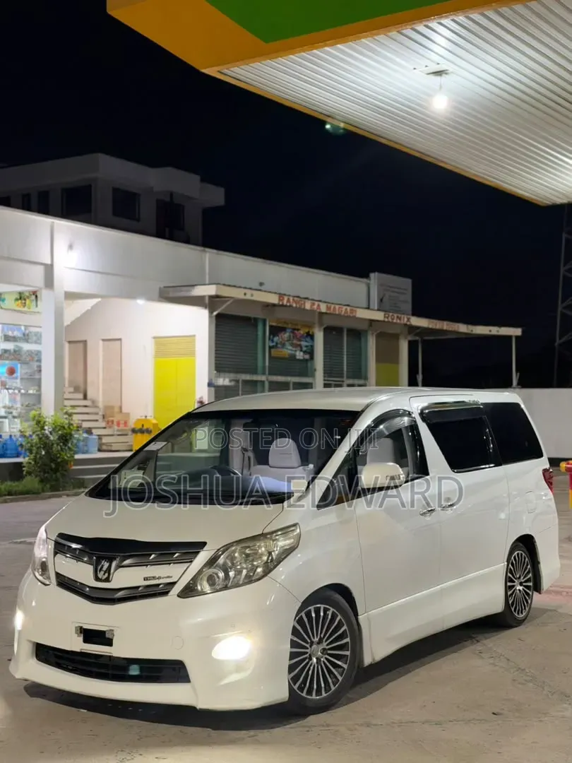 Toyota Alphard 2010 White