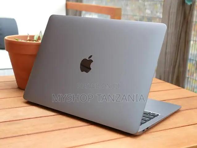Laptop Apple MacBook Pro 32GB Intel Core i7 SSD 512GB