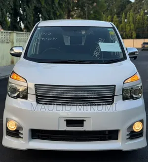 Toyota Noah 2011 White