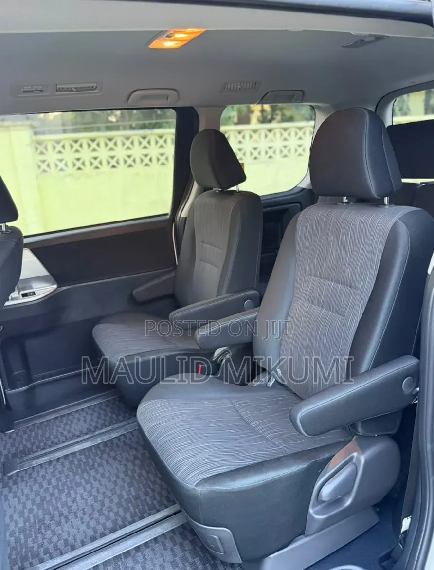 Toyota Noah 2011 White