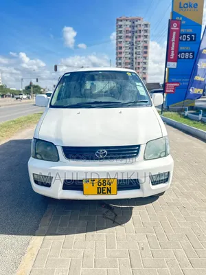 Toyota Noah 2002 White