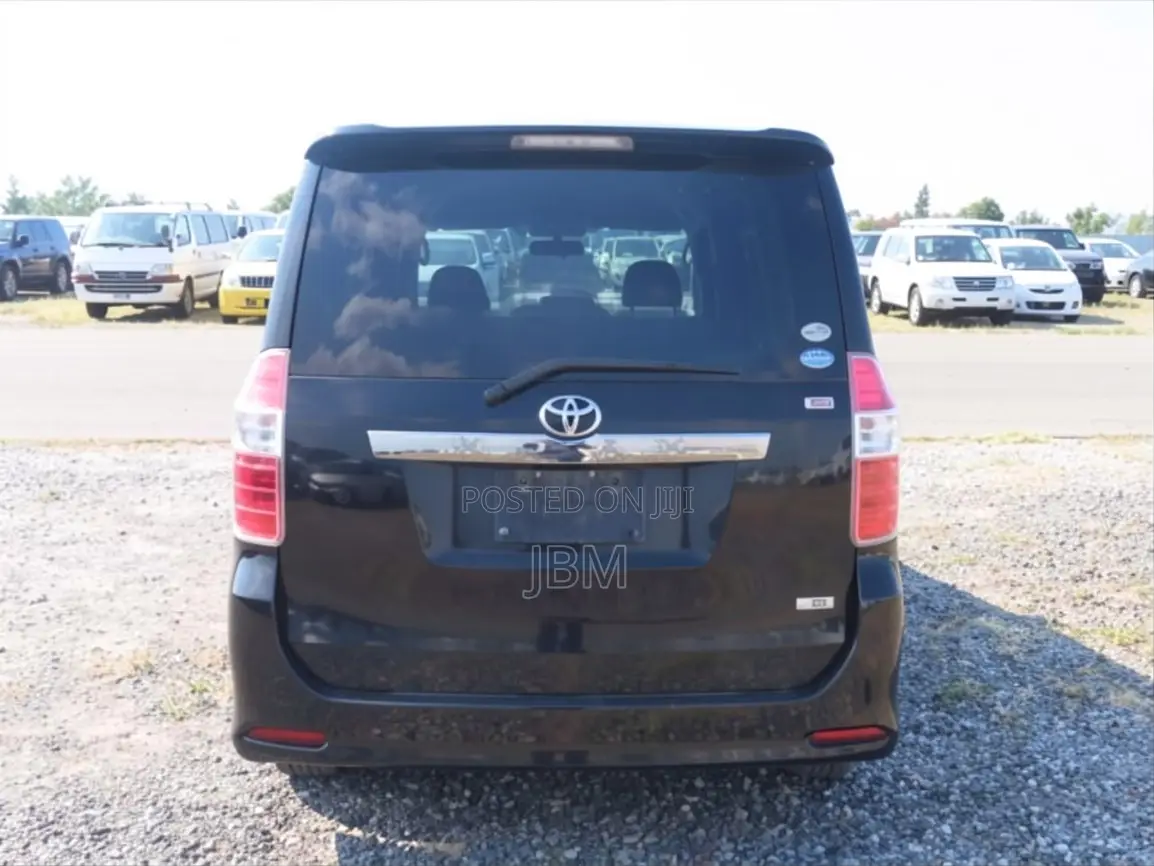 Toyota Noah 2009 Black