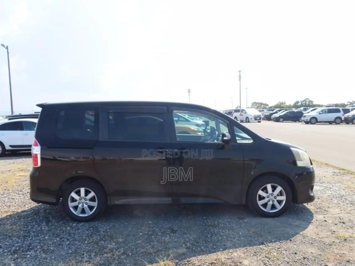 Toyota Noah 2009 Black
