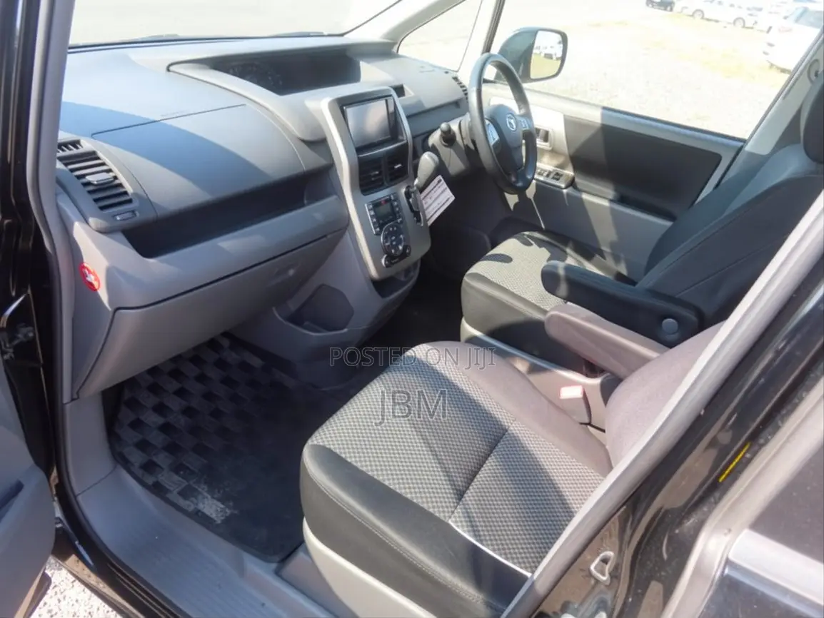 Toyota Noah 2009 Black