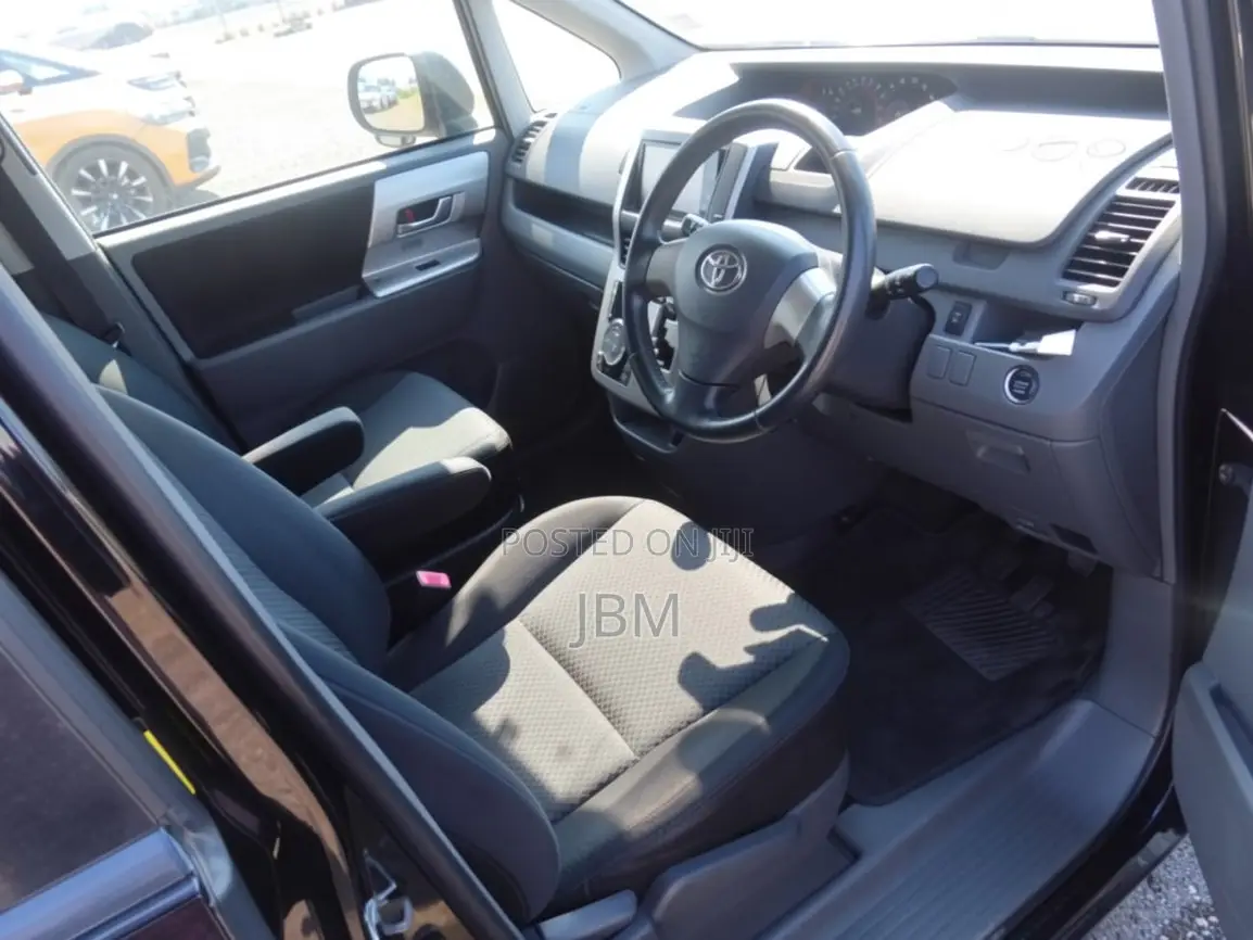 Toyota Noah 2009 Black