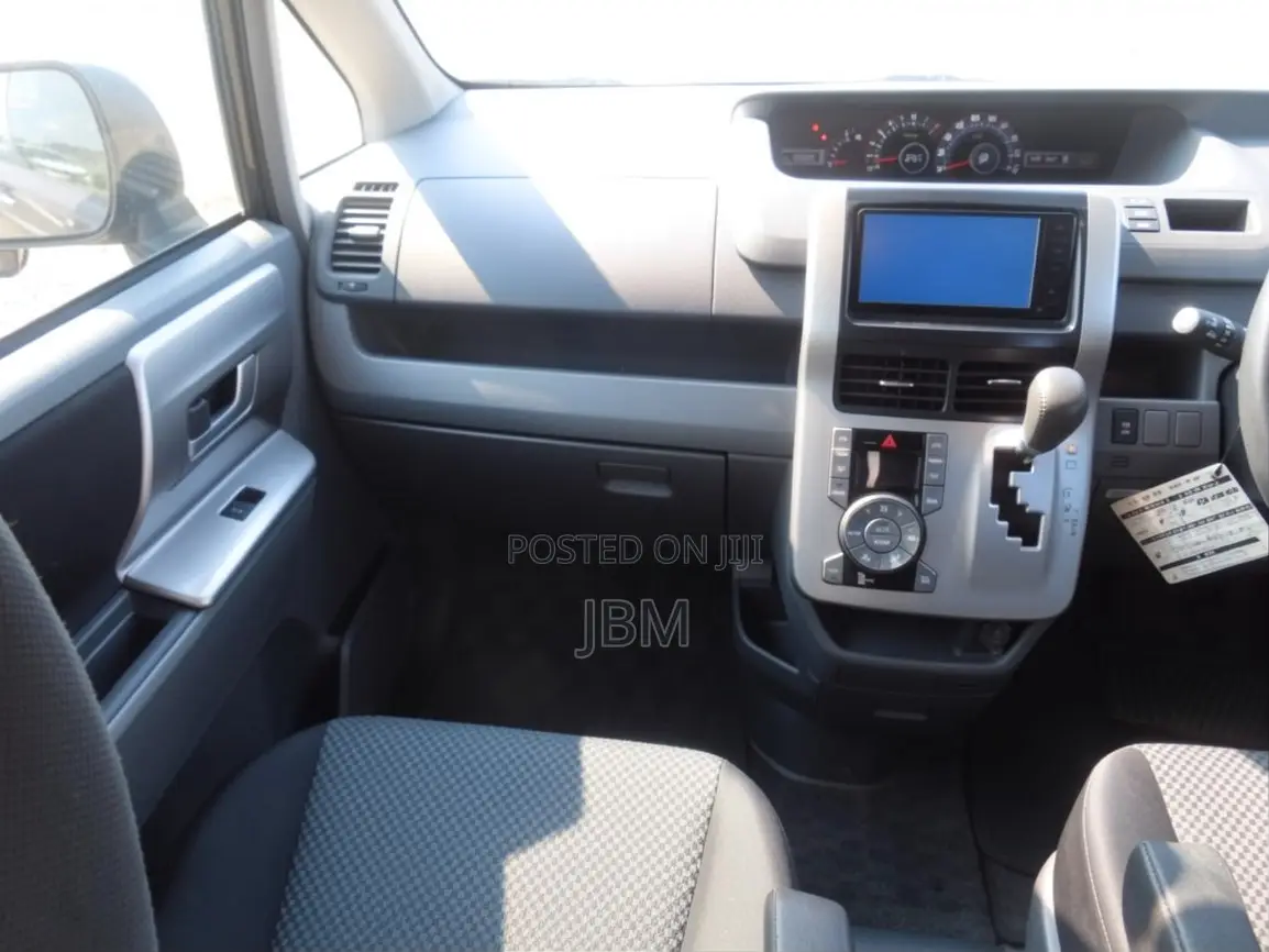 Toyota Noah 2009 Black