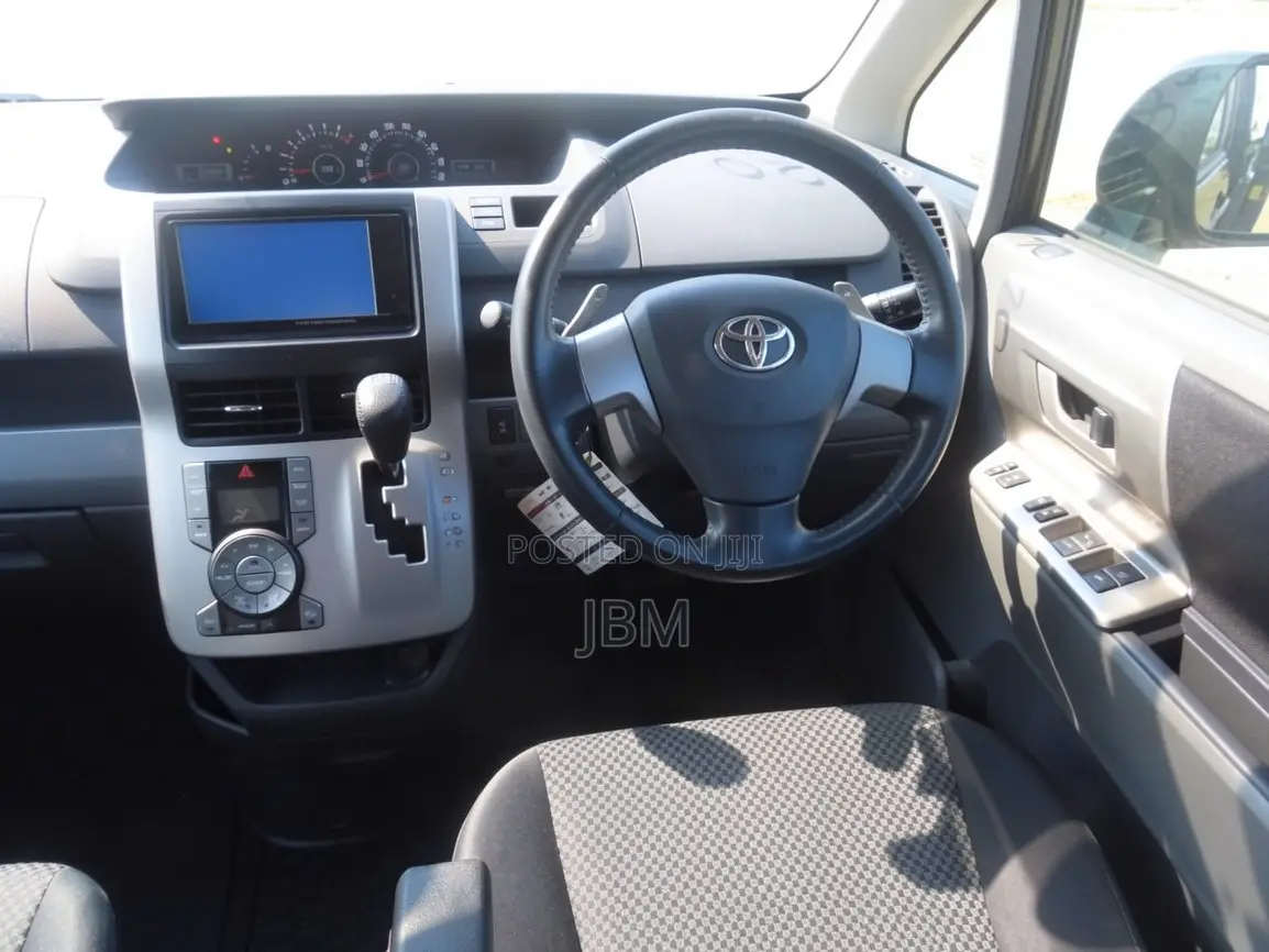 Toyota Noah 2009 Black