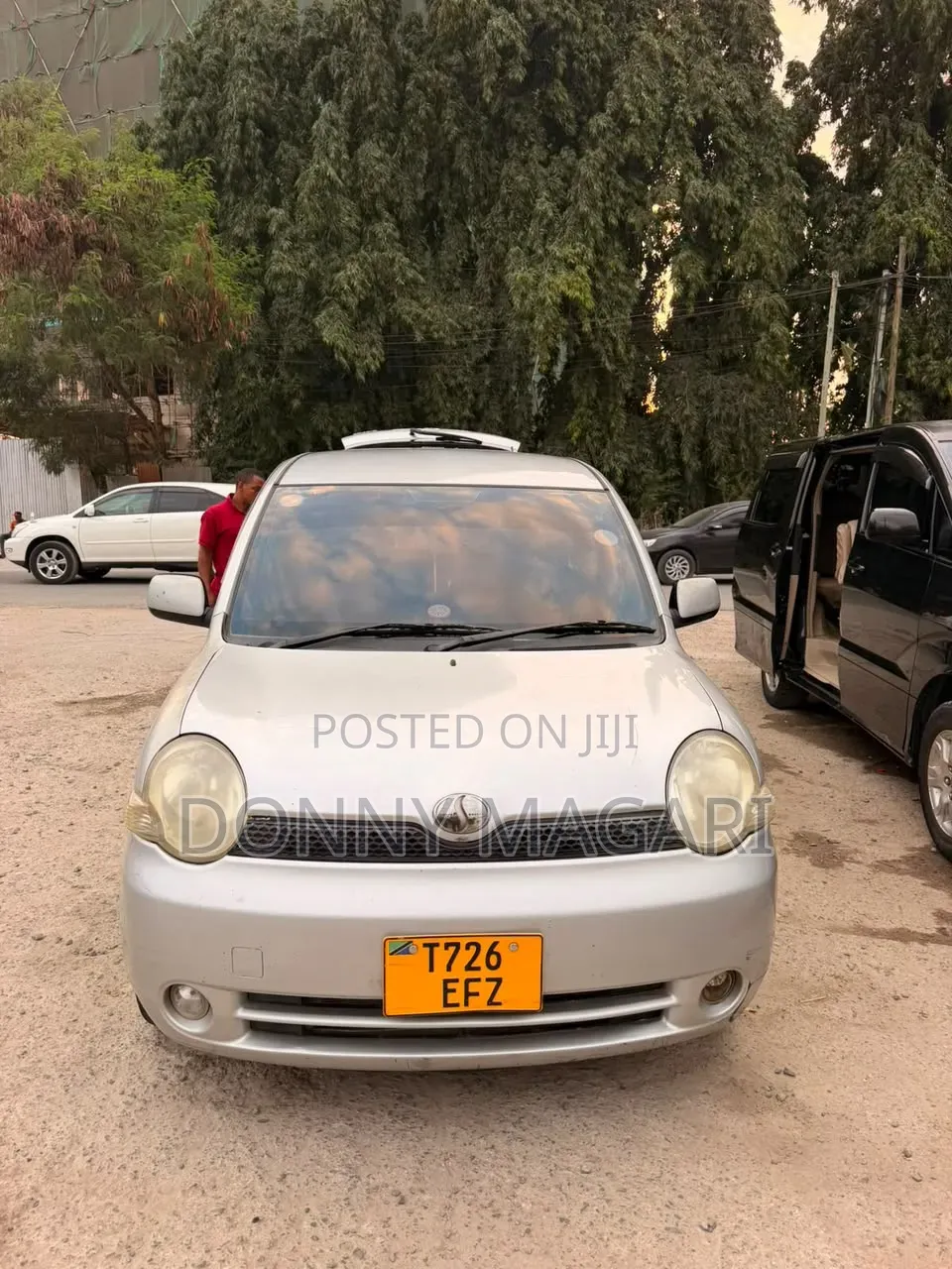 Toyota Sienta 2004 Silver