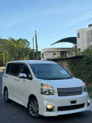 Toyota Noah 2011 White
