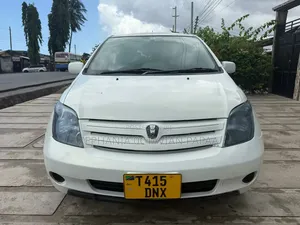 Toyota IST 2003 White