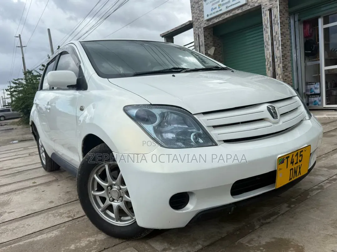 Toyota IST 2003 White