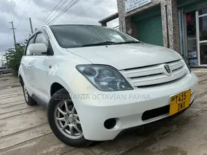 Toyota IST 2003 White