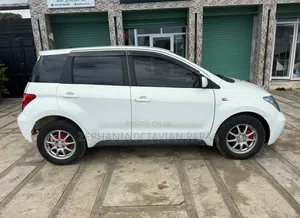 Toyota IST 2003 White