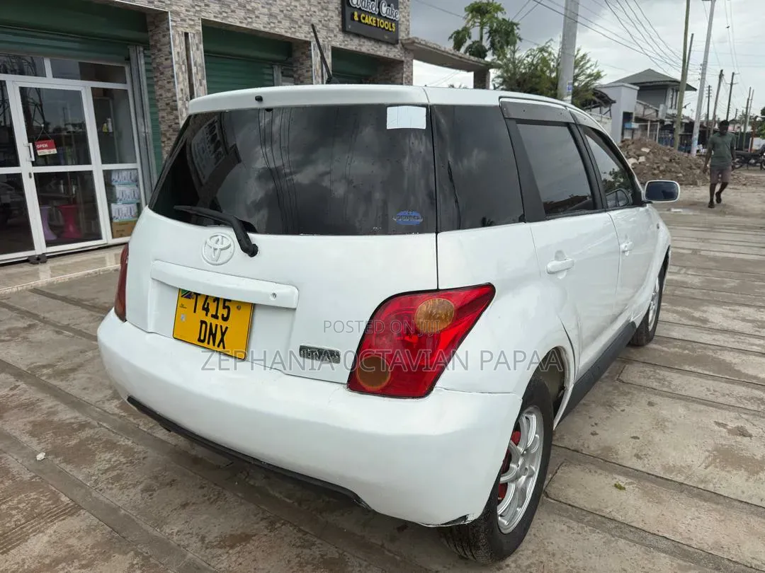 Toyota IST 2003 White