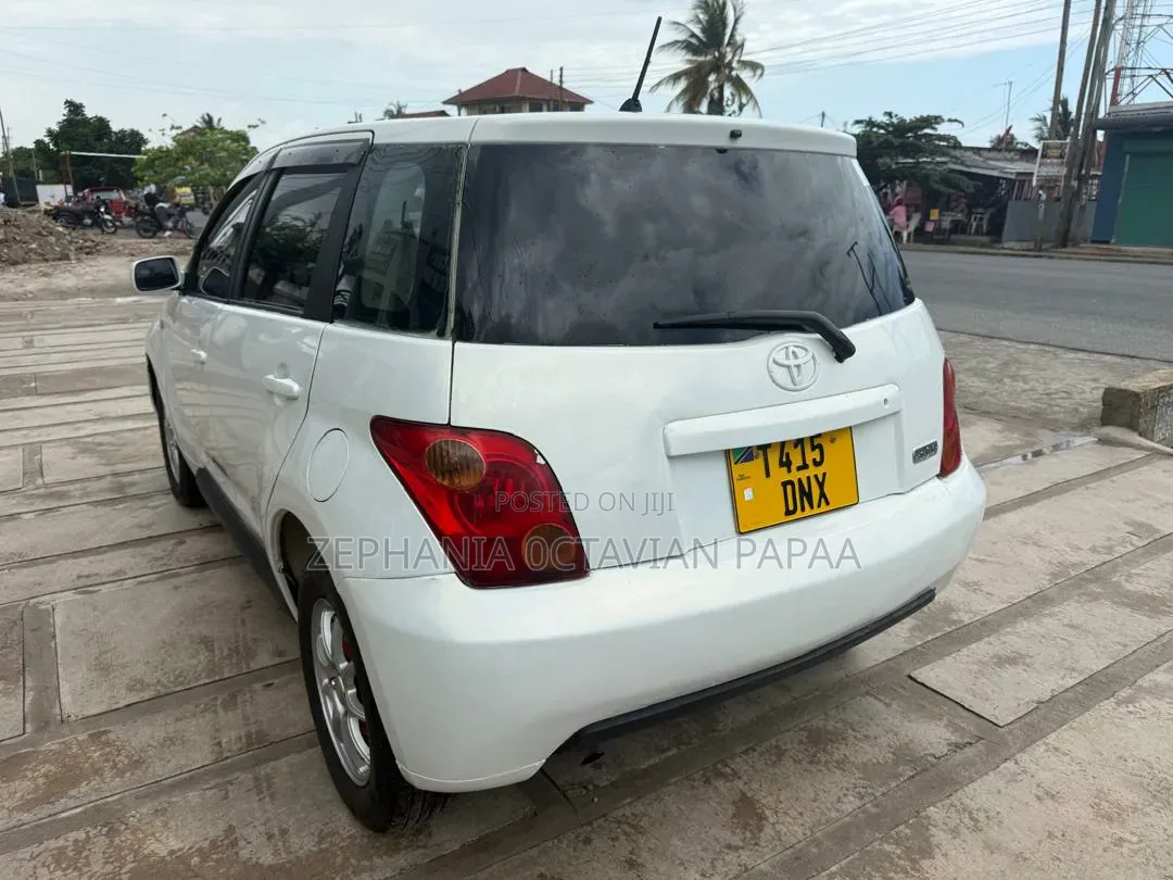Toyota IST 2003 White