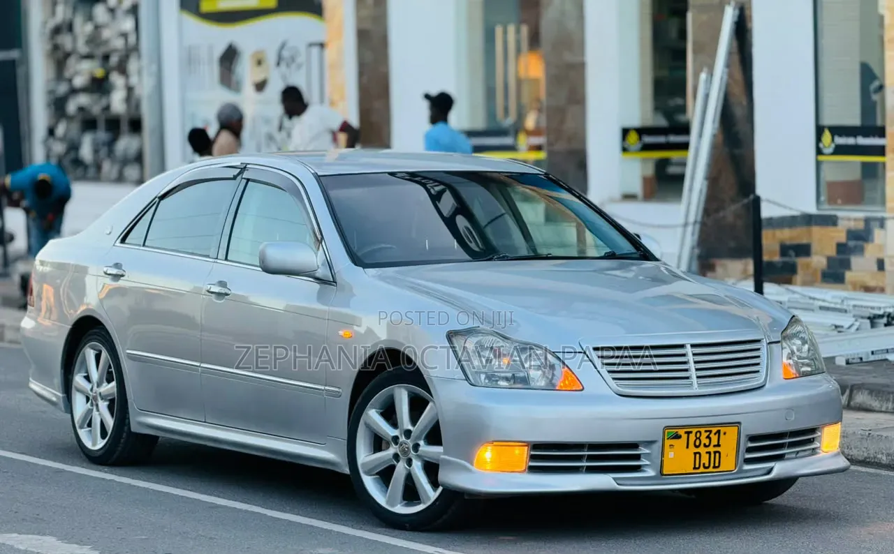 Toyota Crown 2004 Silver