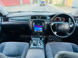 Toyota Crown 2004 Silver