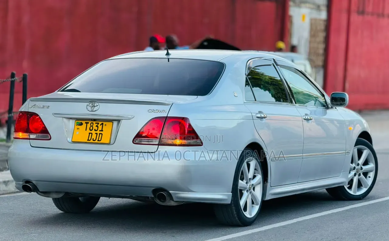 Toyota Crown 2004 Silver