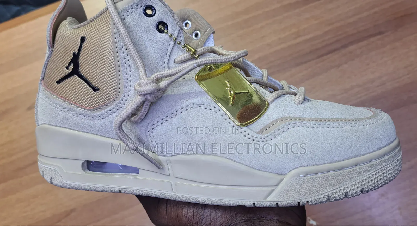 Air Jordan 4 Retro