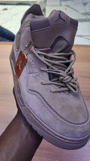 Air Jordan 4 Retro