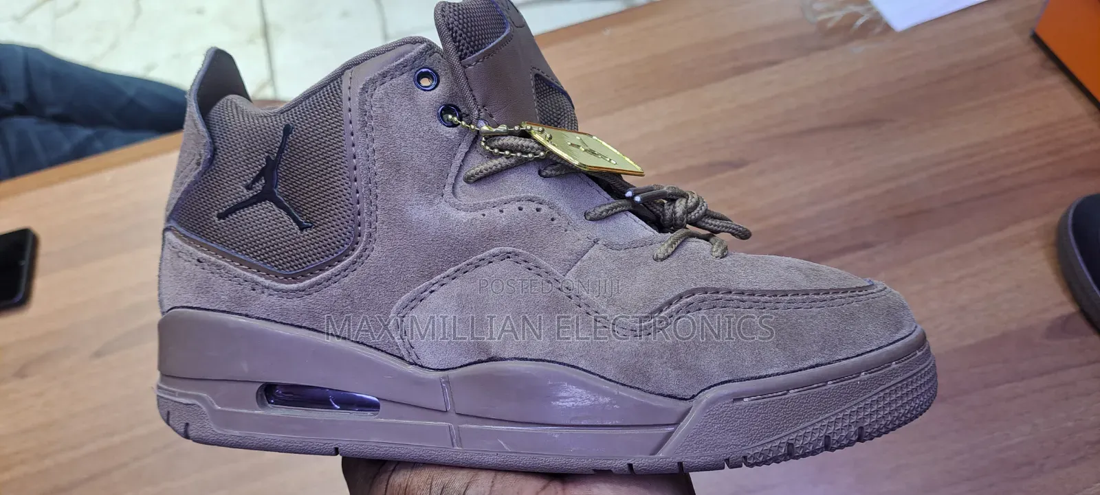 Air Jordan 4 Retro