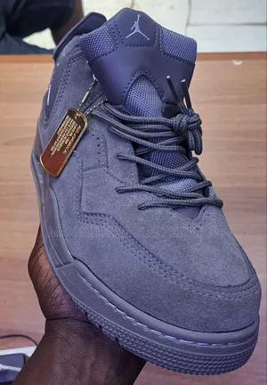 Air Jordan 4 Retro