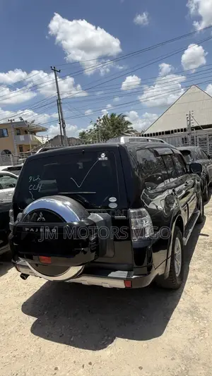 Mitsubishi Pajero 2010 Black