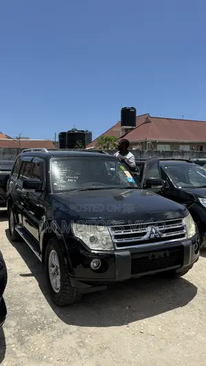 Mitsubishi Pajero 2010 Black