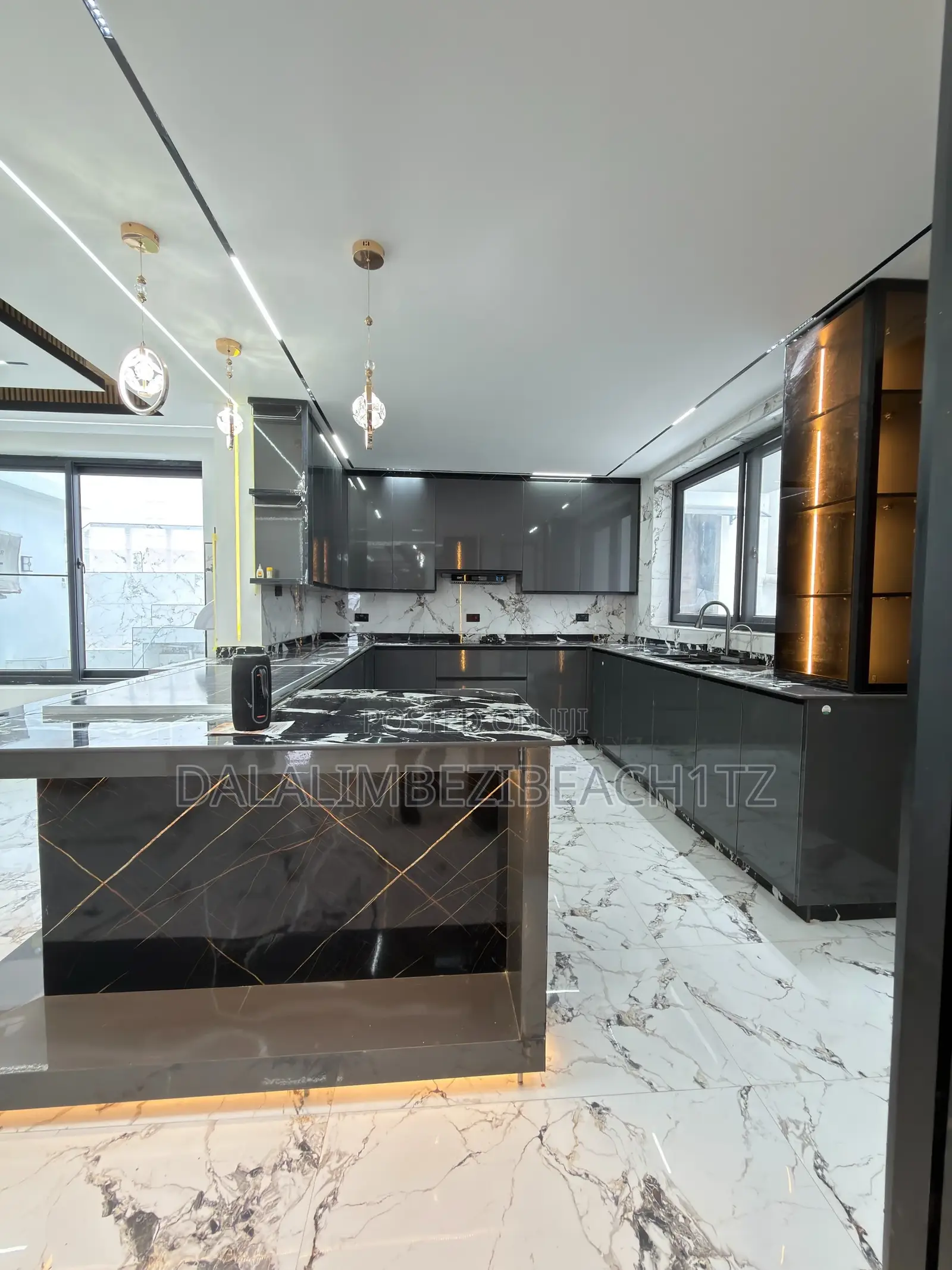 3bdrm Mansion in Goba Half London for sale