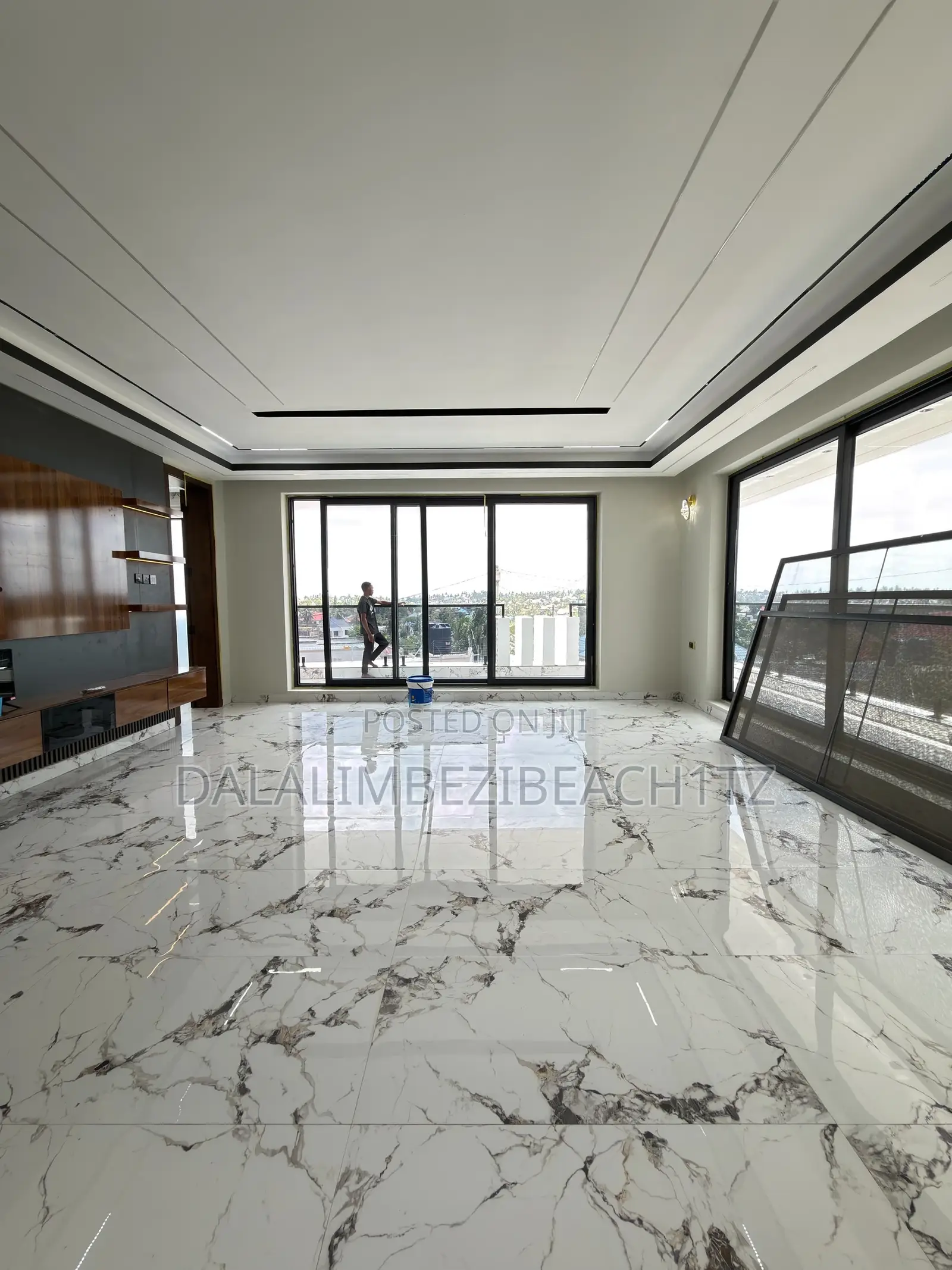 3bdrm Mansion in Goba Half London for sale