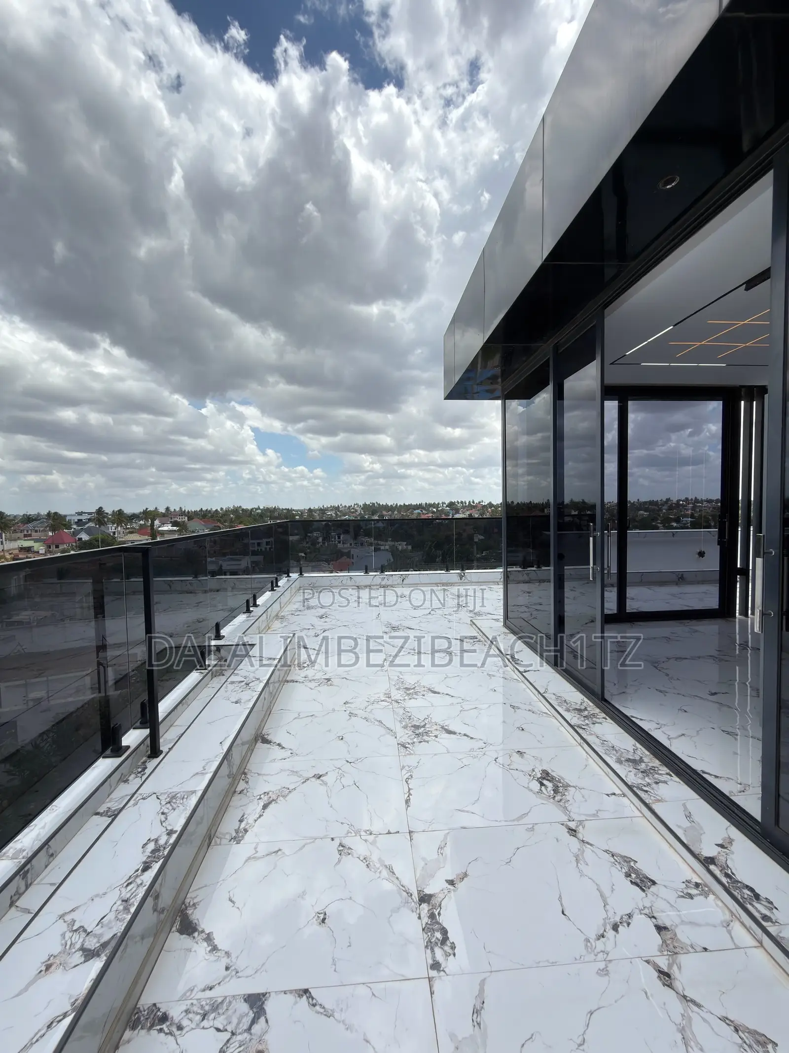 3bdrm Mansion in Goba Half London for sale