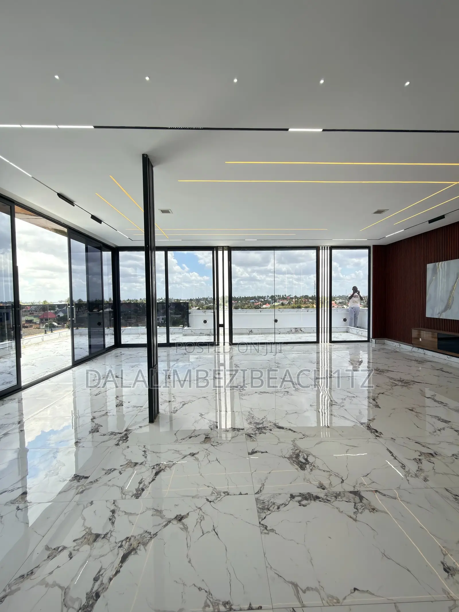 3bdrm Mansion in Goba Half London for sale