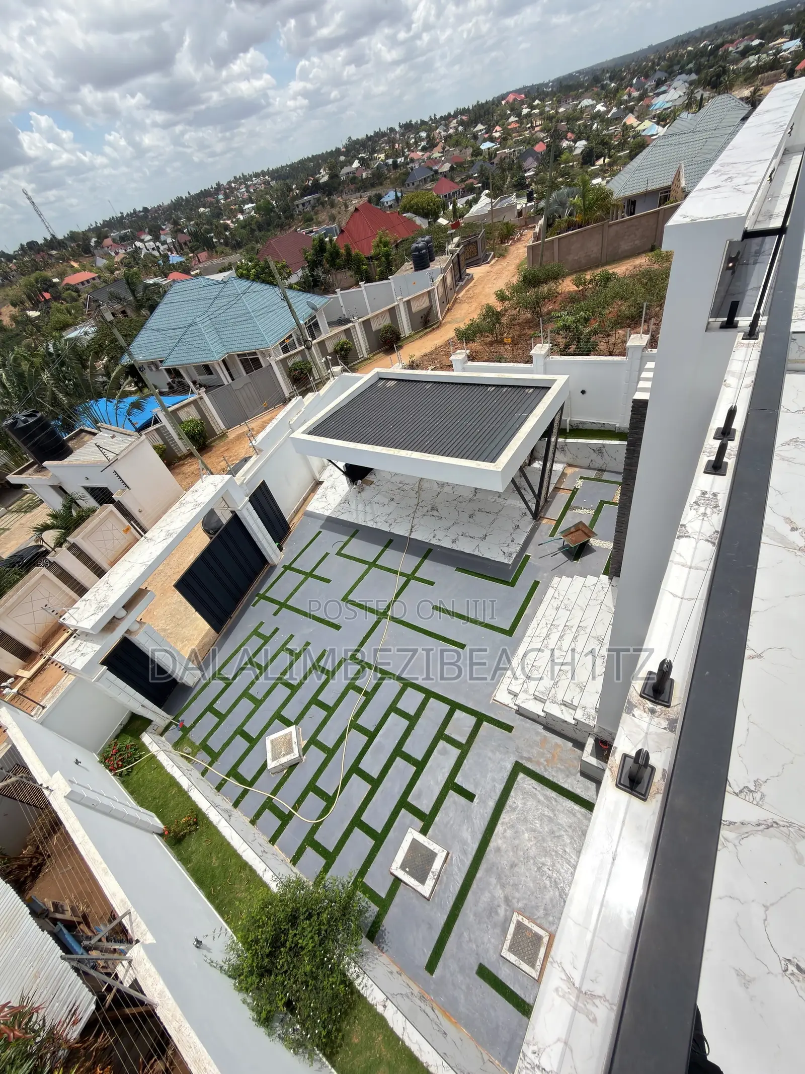3bdrm Mansion in Goba Half London for sale
