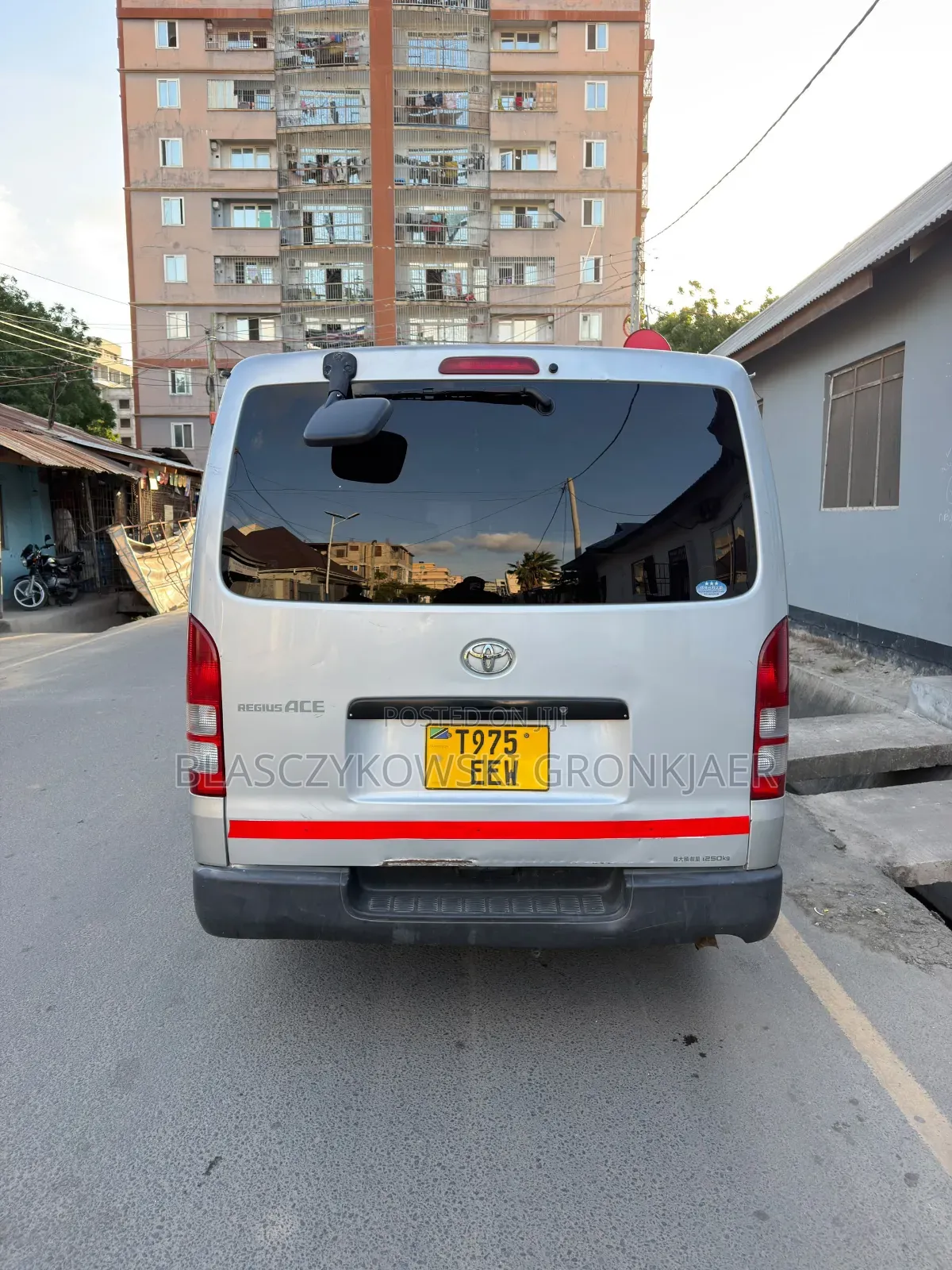 Toyota Quantum 2006 White
