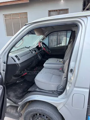 Toyota Quantum 2006 White