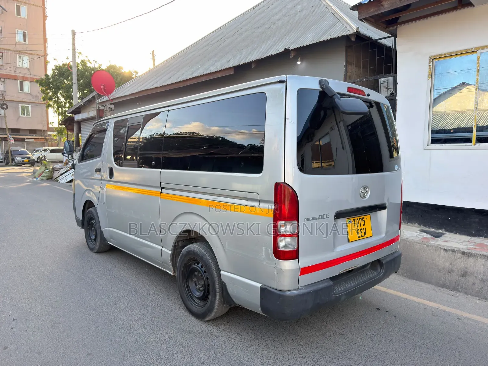 Toyota Quantum 2006 White