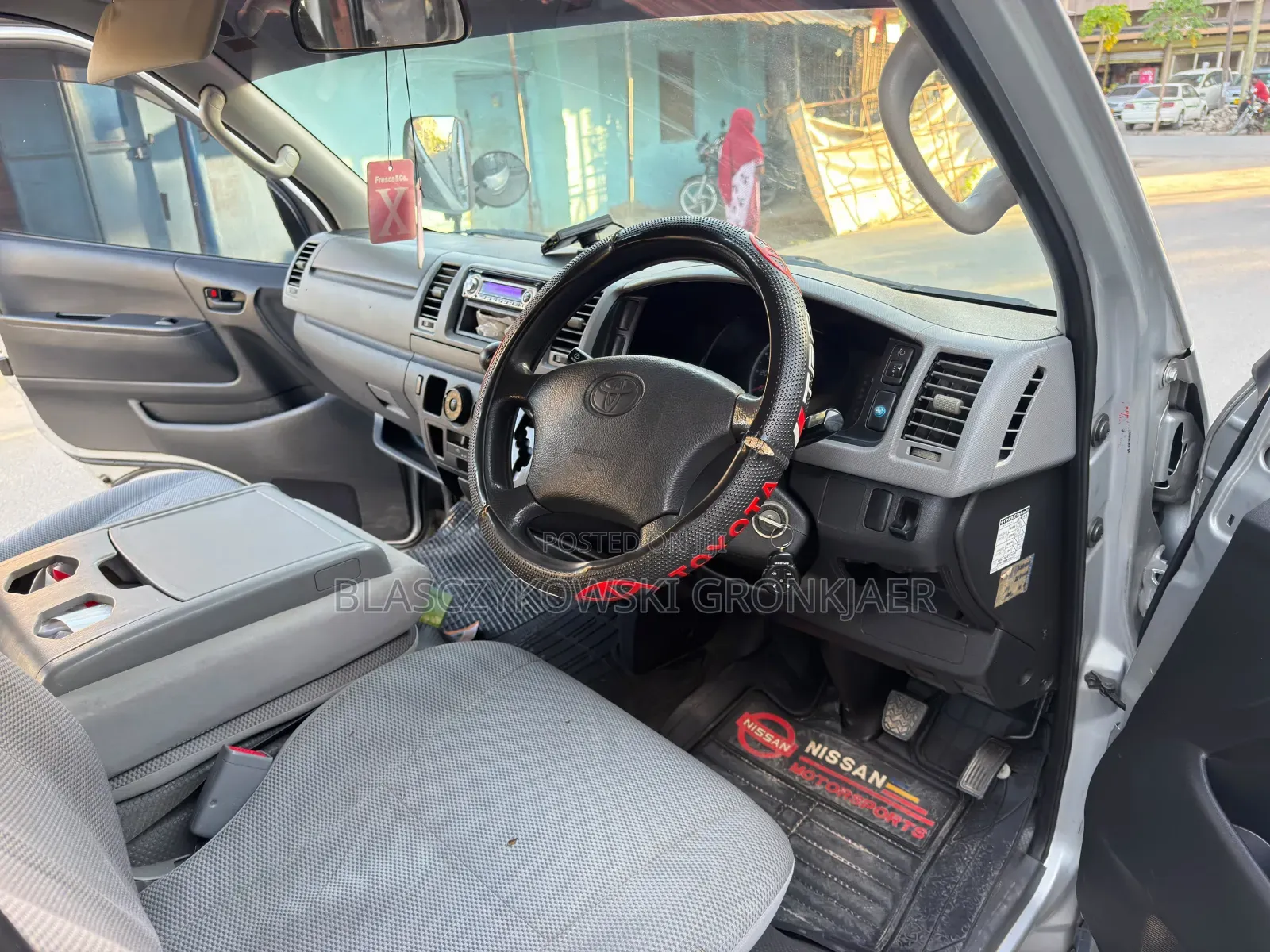 Toyota Quantum 2006 White