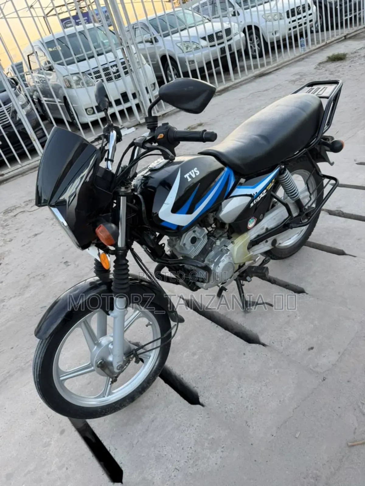 TVS HLX 125 2024 Black
