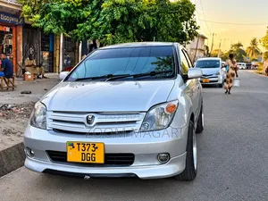 Toyota IST 2003 Silver