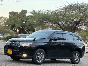 Mitsubishi Outlander 2.0 PHEV AWD 2013 Black