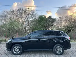 Mitsubishi Outlander 2.0 PHEV AWD 2013 Black