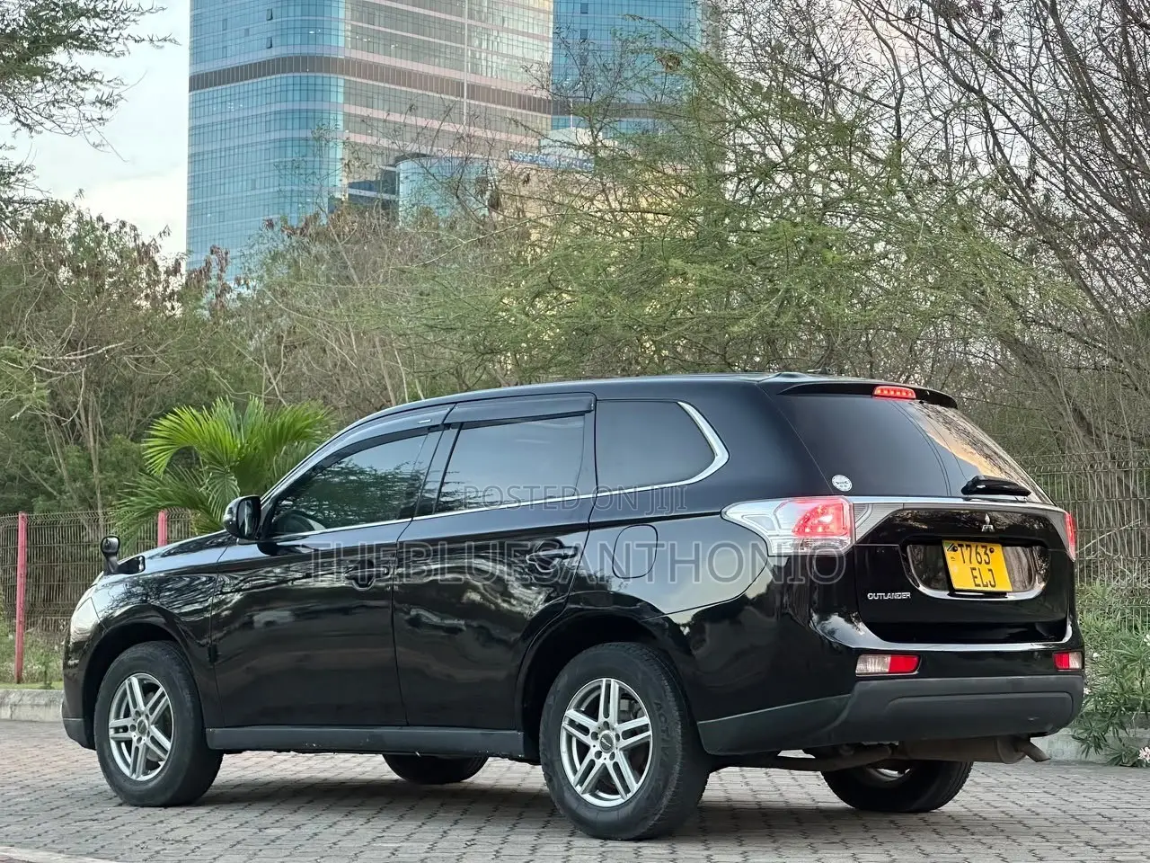 Mitsubishi Outlander 2.0 PHEV AWD 2013 Black